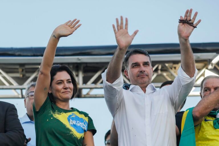 Crise na familia Bolsonaro: Michelle e Flavio divergem sobre aliancas para 2026