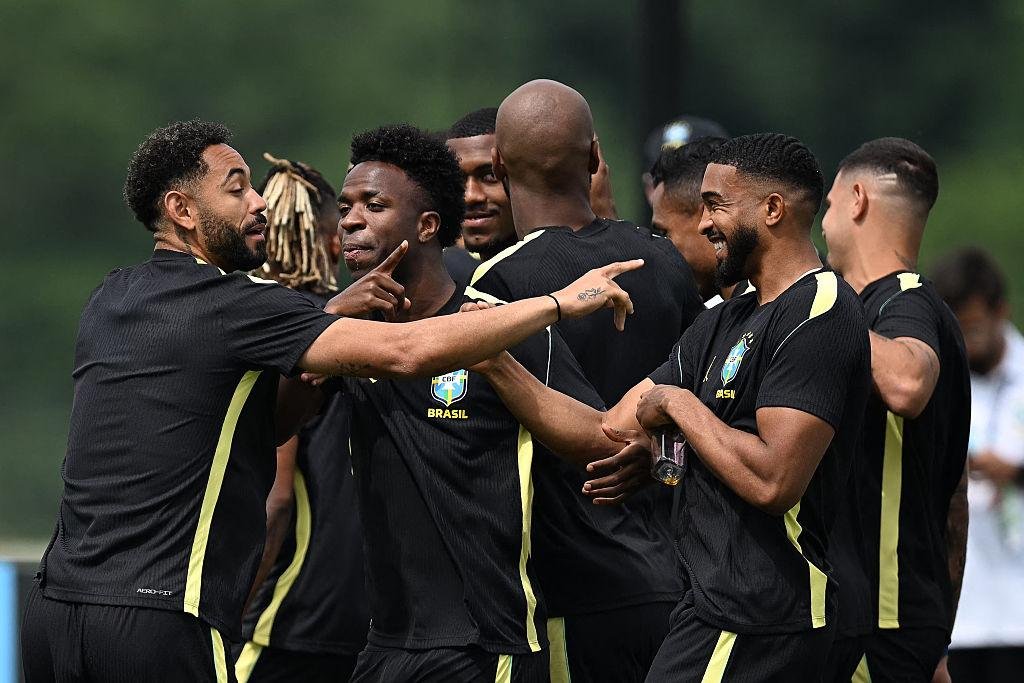 Brasil encara Japão em duelo inédito no mata-mata da Copa do Mundo