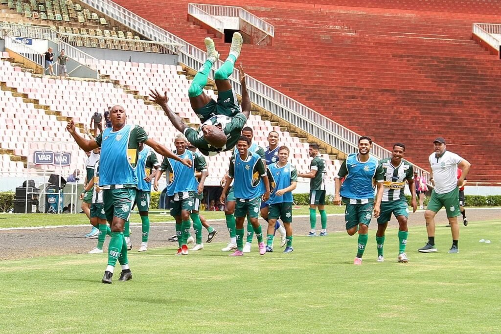 Uberlândia Esporte Clube empata, avança na Série D e garante calendário nacional até 2027