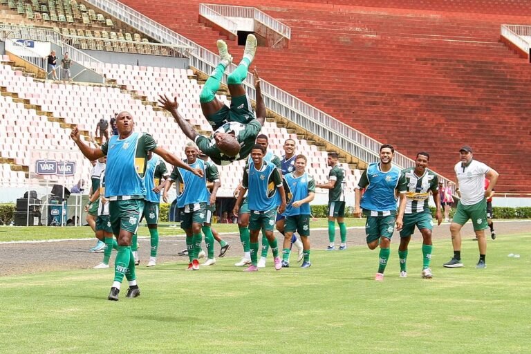 Uberlândia Esporte Clube empata, avança na Série D e garante calendário nacional até 2027