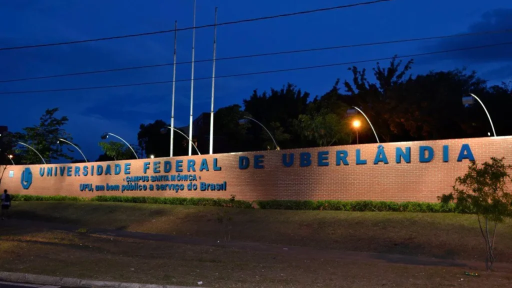 UFU ABRE CONCURSO COM VAGAS PARA PROFESSORES E SALÁRIOS QUE PODEM ULTRAPASSAR R$ 13 MIL