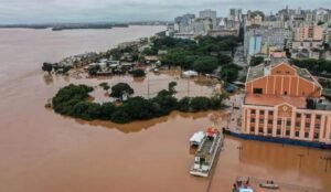 Proposta para usar fundo eleitoral em calamidades avança no Senado