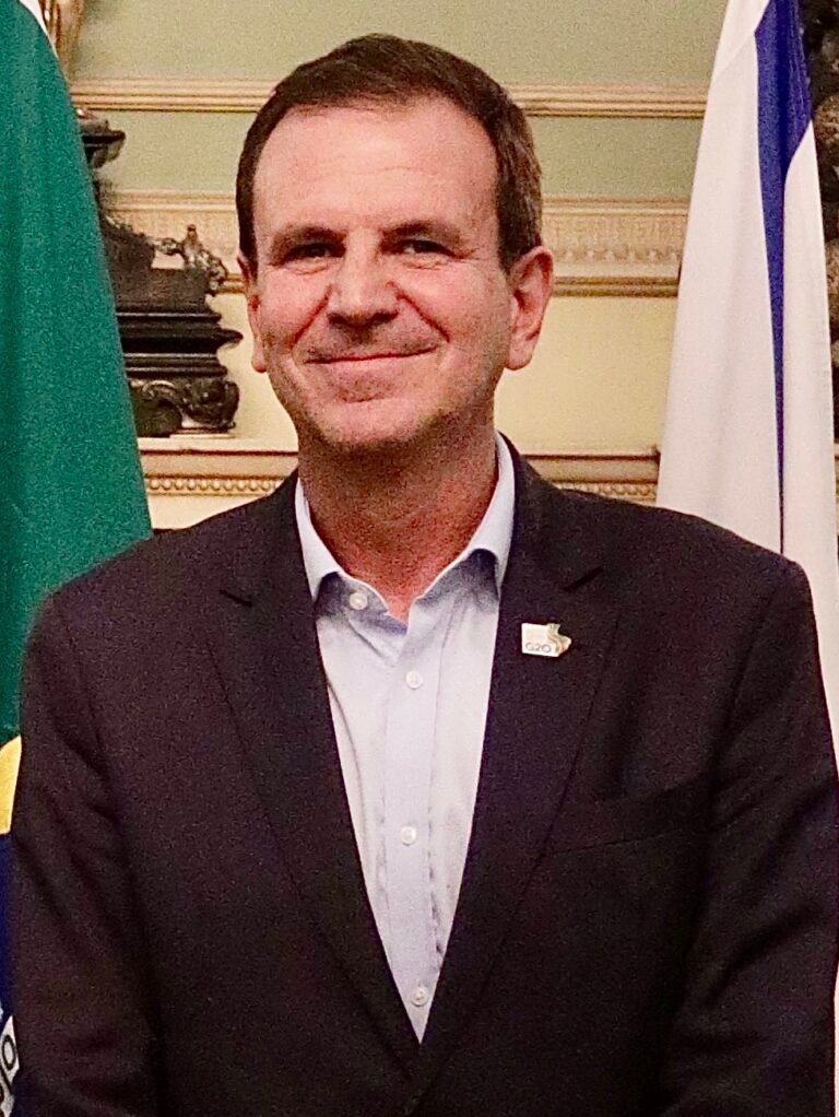 Pesquisa aponta Eduardo Paes à frente na disputa pelo governo do Rio