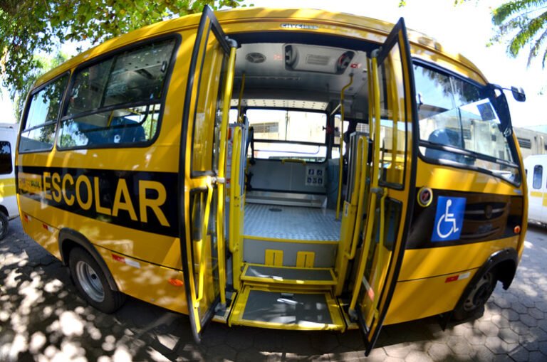 Santa Vitória abre licitação para ônibus escolares e vans adaptadas