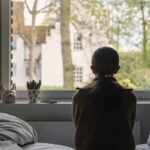 Ansiedade climática cresce como alerta de saúde mental entre jovens