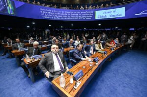 Debate sobre fim da escala 6×1 segue no Senado em agosto