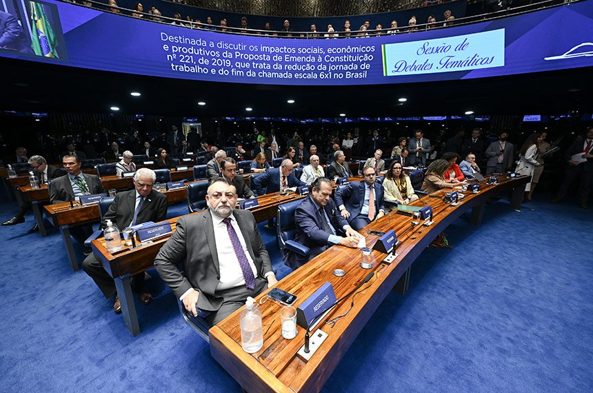 Debate sobre fim da escala 6×1 segue no Senado em agosto