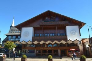 Festival de Gramado começa com 74 filmes na programação