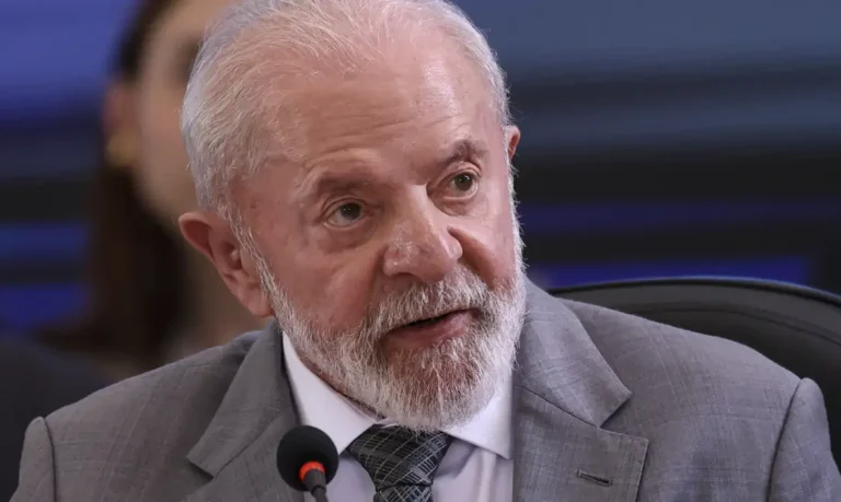 Lula diz que Brasil não pode aceitar interferências externas