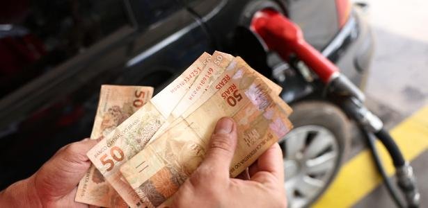 Gasolina em Ituiutaba cai para média de R$ 6,10 na semana