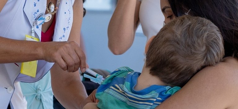 Alerta sobre sarampo reforça vacinação no Brasil