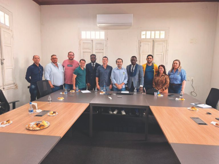 Araguari recebe representantes do Congo para discutir cooperação