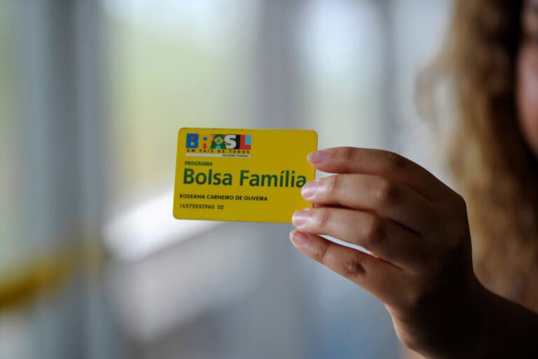 Bolsa Família paga beneficiários com NIS de final 6 nesta quinta-feira