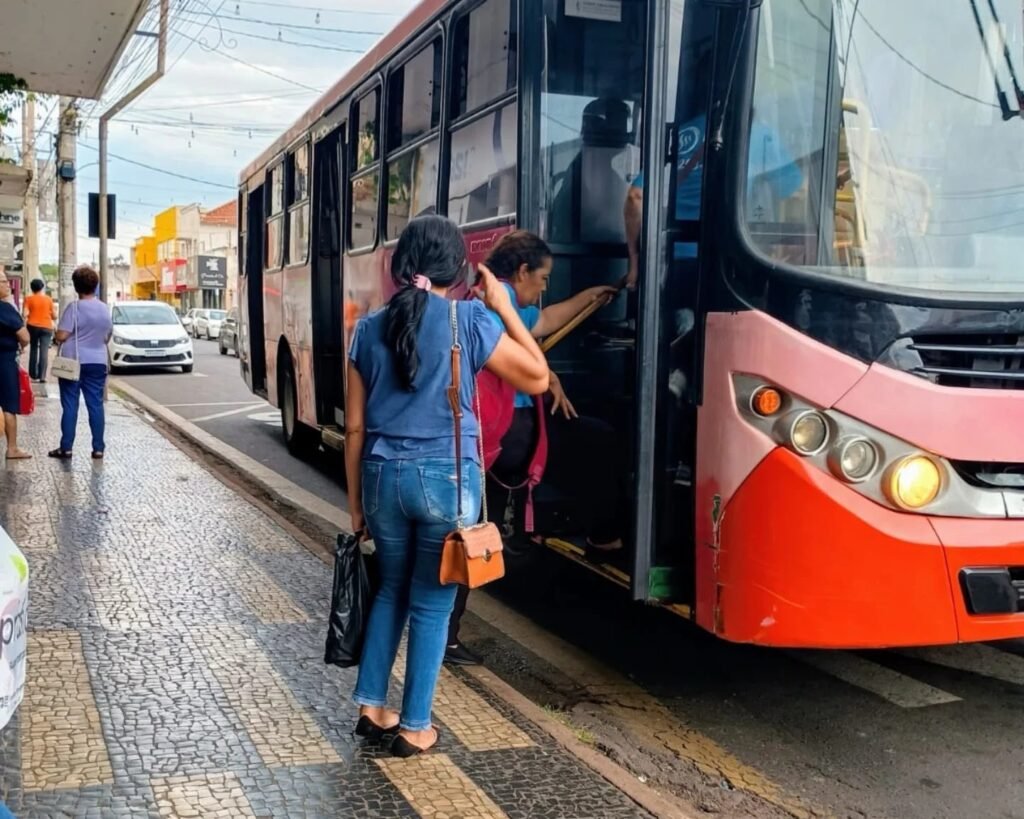 Busão do Povo terá horários especiais na Expopec em Ituiutaba