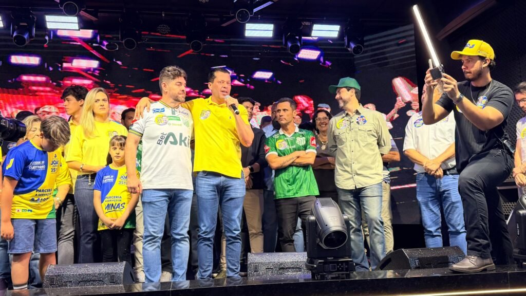 Zé Vitor participa de agenda política com Cleitinho em Uberlândia