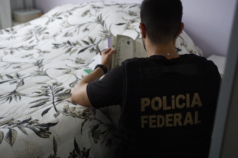 Polícia Federal mira fraudes bancárias contra clientes da Caixa em Uberaba