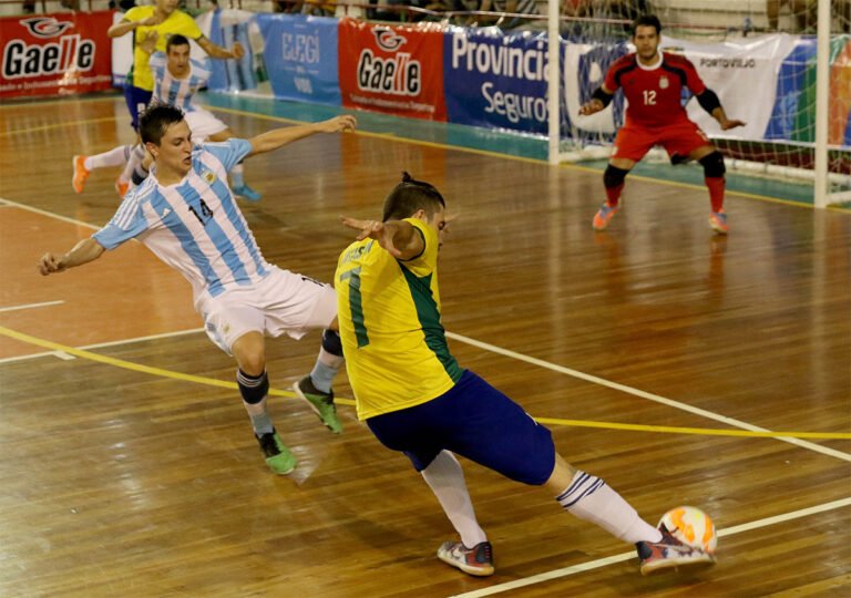 Copa Futel de Futsal começa em Uberlândia com 50 times