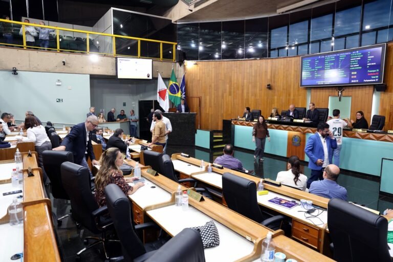 Uberlândia aprova Dia do Sinal de Socorro contra violência doméstica