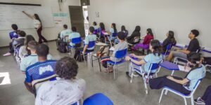 Brasil reduz diferença para países ricos no desempenho escolar