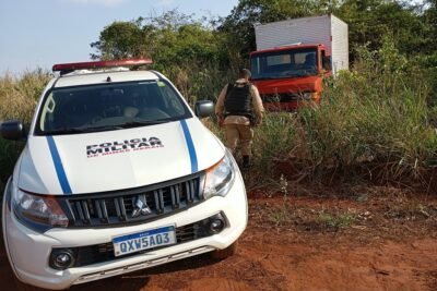 PM recupera caminhão com defensivos furtados em Capinópolis