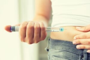Anvisa suspende implantes hormonais e determina apreensão de tirzepatida