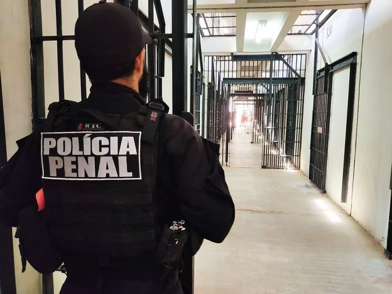 Policiais penais de Minas podem perder auxílio de plantão ao doar sangue